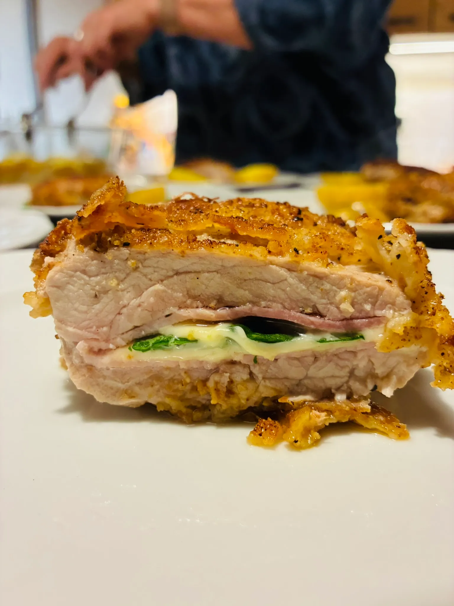Cordon bleu, frisch aufgeschnitten